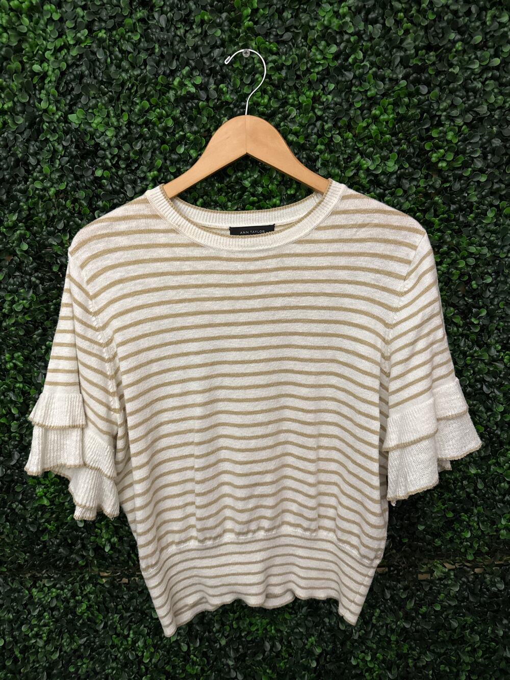 Ann Taylor Knit Blouse, Soft and comfortable Woman’s size L